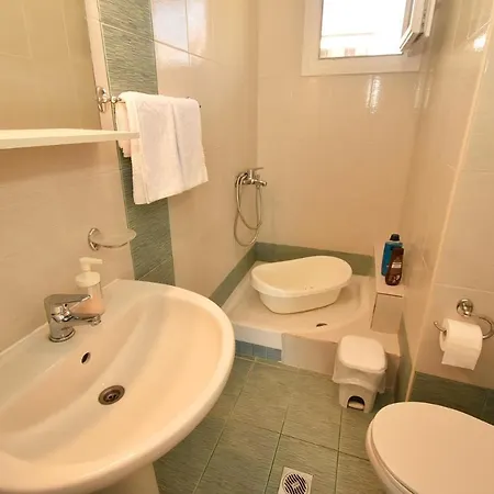 Lemon 2 Sea Side Apartment,
