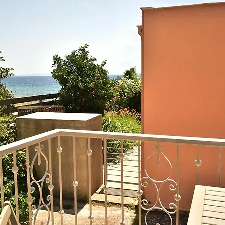 Lemon 2 Sea Side Apartment, *